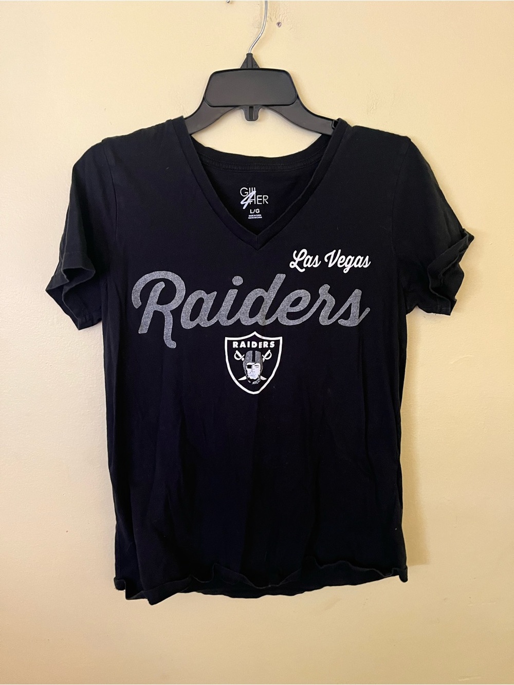Black V-Neck Las Vegas Raiders Tee Size Large